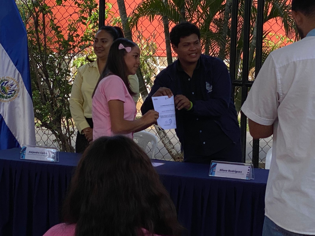 La Paz Este impulsa el talento local con la clausura de cursos de formación image